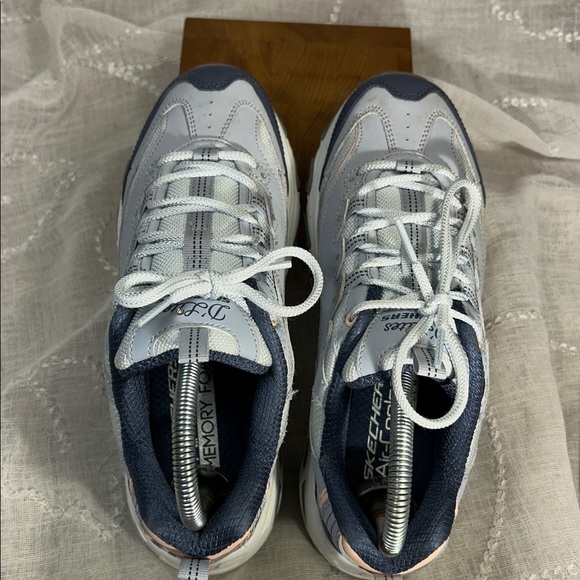 Sketchers Air Cooled memory foam almost NEW sneakers - Picture 9 of 14